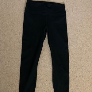 7/8 Black Fabletics leggings